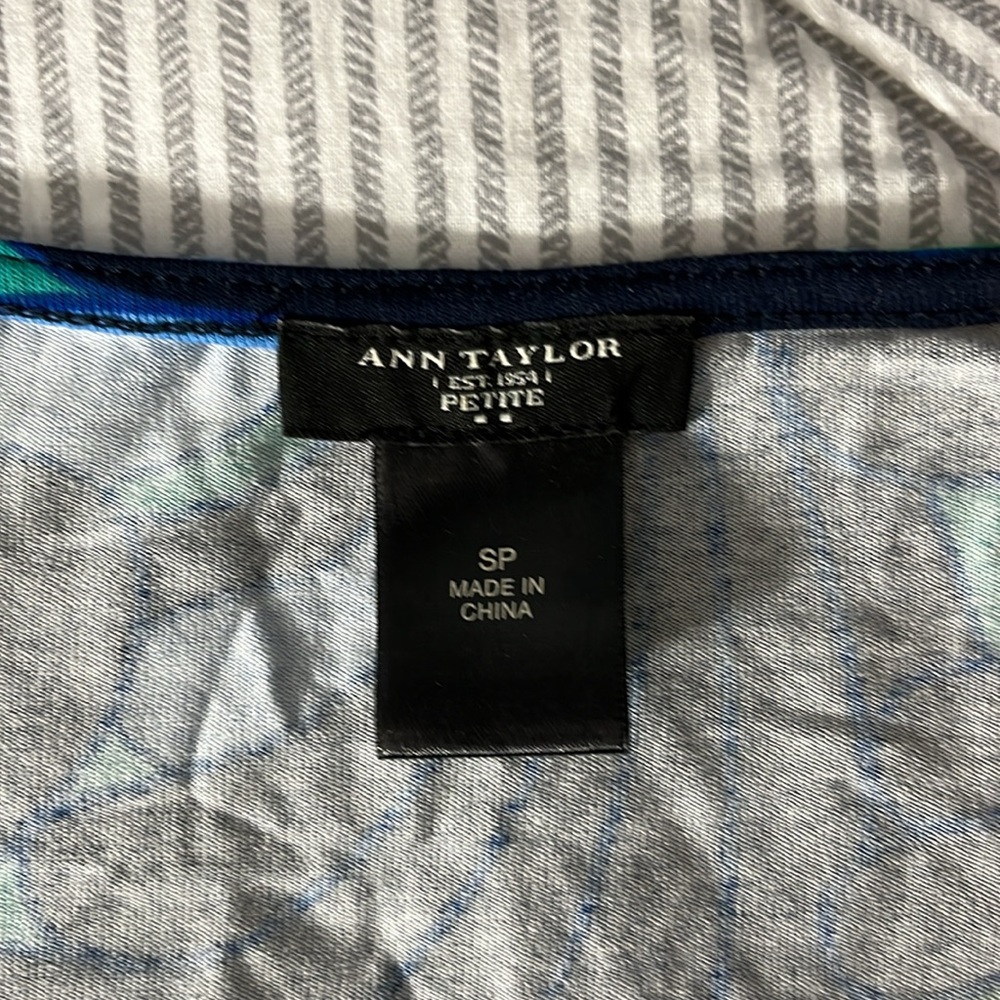 Ann Taylor 3/4 Sleeve Wrap Dress - Picture 5 of 8